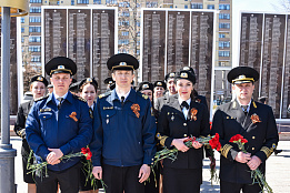 Сотрудники Нижнеобского ТУ Росрыболовства почтили память павших в Великой Отечественной войне
