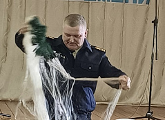 Инспекторы Нижнеобского ТУ Росрыболовства совместно с инспекторами ГИМС МЧС познакомили учащихся Ишимского техникума с деятельностью рыбоохраны