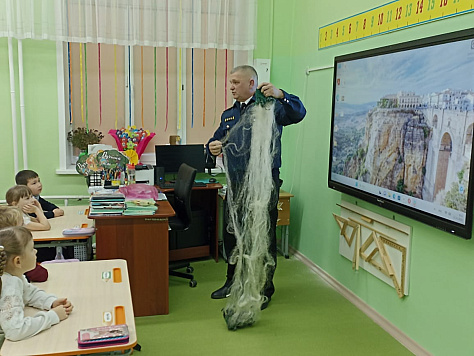 Уроки рыбоохраны и правила безопасности: Нижнеобское ТУ Росрыболовства обучает первоклассников Казанского района