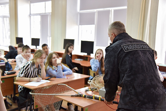 Уроки рыбоохраны для юных тюменцев: Нижнеобское ТУ Росрыболовства повышает экологическую грамотность школьников